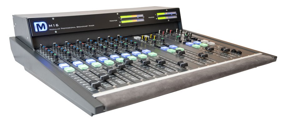 DM M16 Broadcast Mixing Console