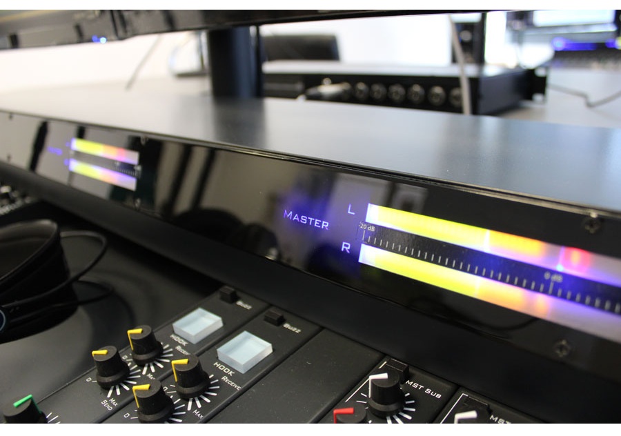 DM M16 Broadcast Audio Mixing Console VU Meter